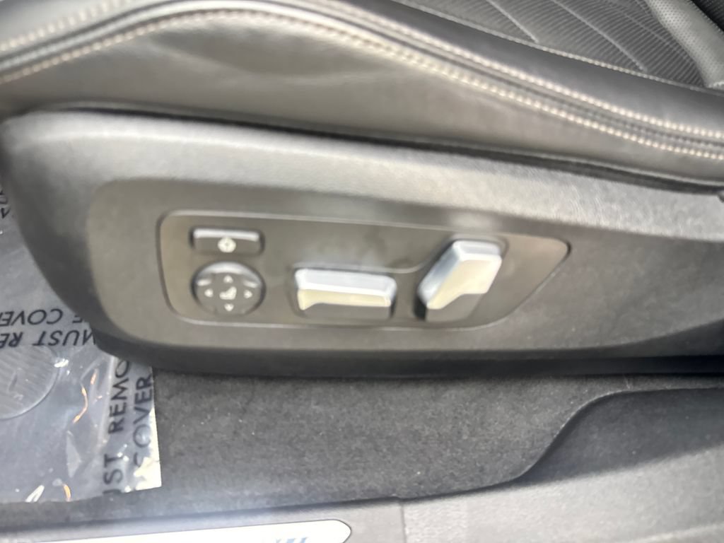 Used 2023 BMW X6 xDrive40i w/ M Sport Package AWD/4WD image 31