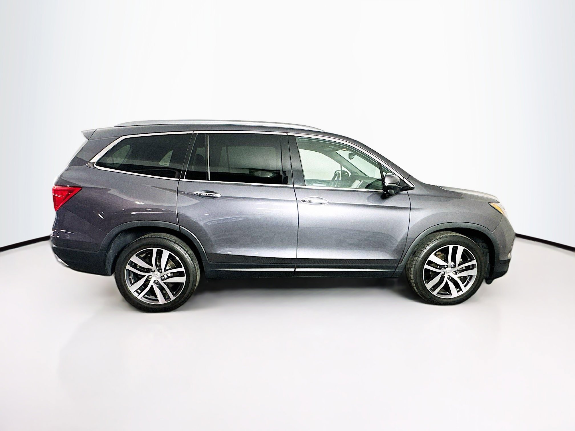 Used 2017 Honda Pilot Touring image 10