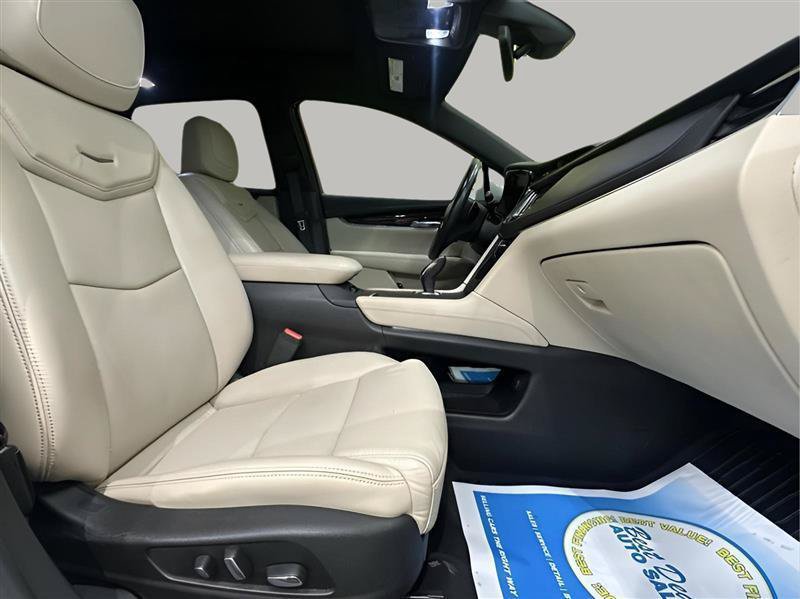 Used 2017 Cadillac XT5 Luxury w/ Driver Awareness Package AWD/4WD image 18