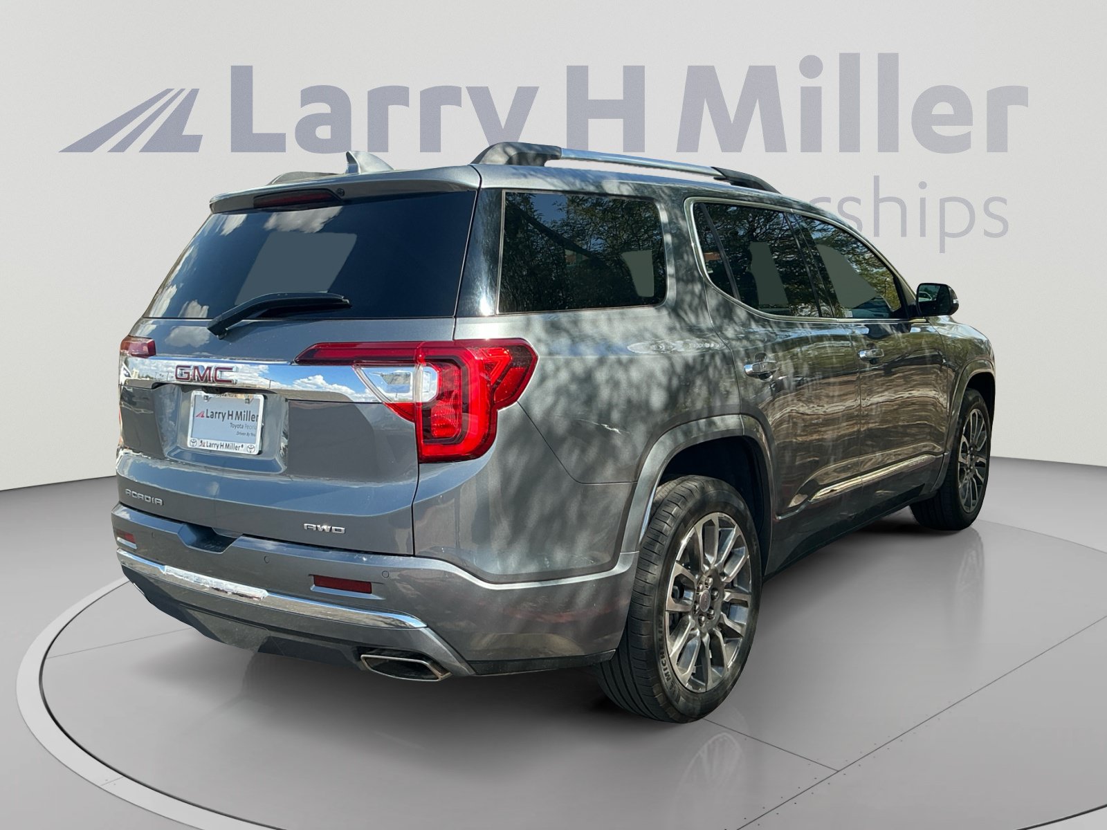 Used 2021 GMC Acadia Denali w/ Denali Ultimate Package AWD/4WD image 5