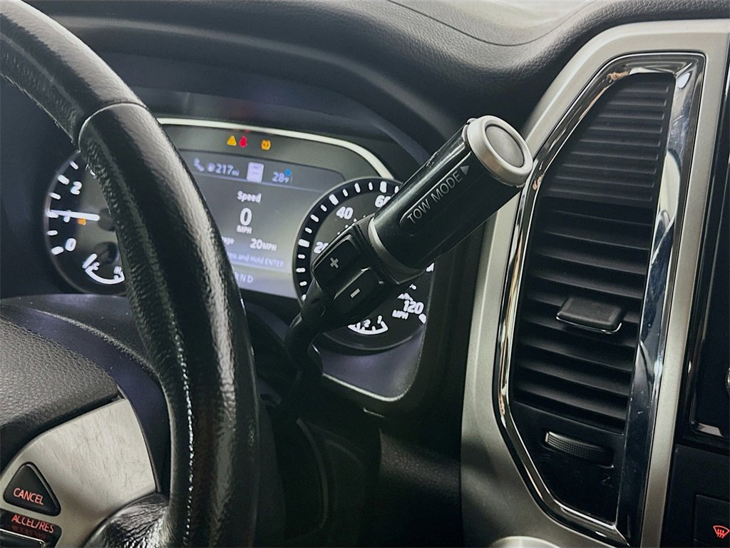 Used 2021 Nissan Titan SV w/ SV Convenience Package image 16