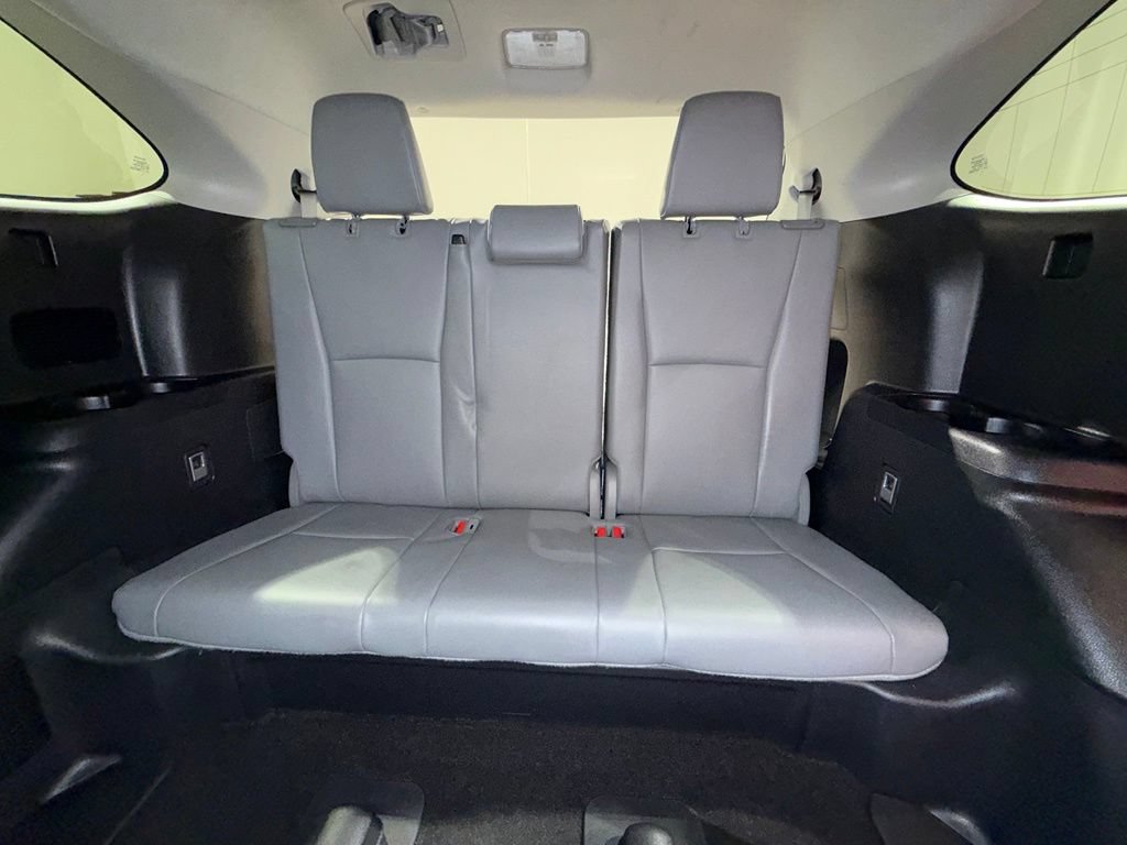 Used 2023 Toyota Highlander XLE AWD/4WD image 23