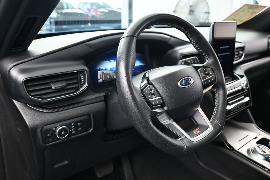 Used 2024 Ford Explorer ST w/ Equipment Group 401A AWD/4WD image 15