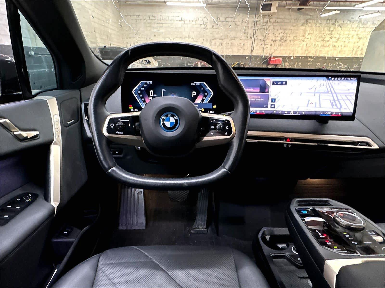 Used 2024 BMW iX xDrive50 w/ Sport Package AWD/4WD image 8