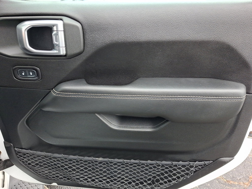 Used 2020 Jeep Wrangler Unlimited Sahara w/ Uconnect 4C Nav & Sound Group image 10