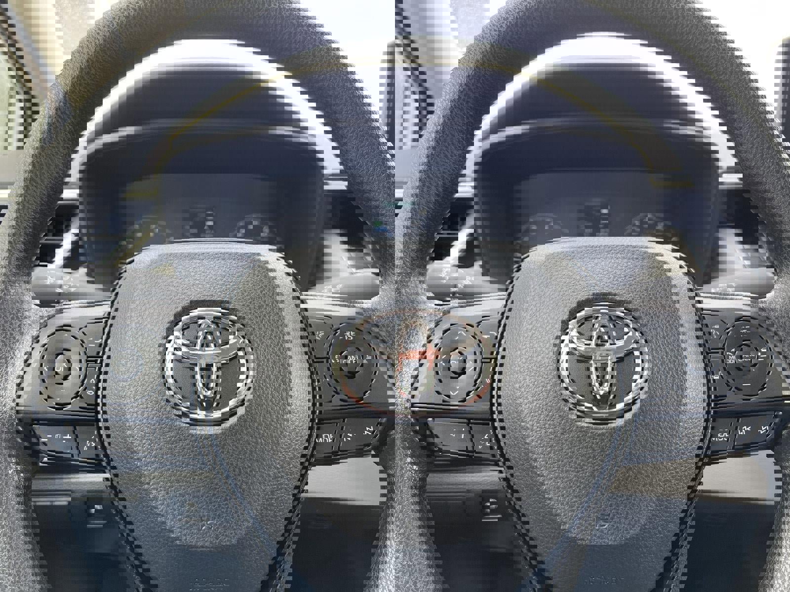 Used 2025 Toyota Corolla LE w/ LE Premium Package image 12