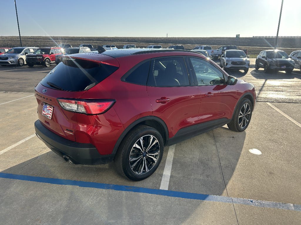 Used 2022 Ford Escape SEL w/ SEL Stealth AWD Package image 5