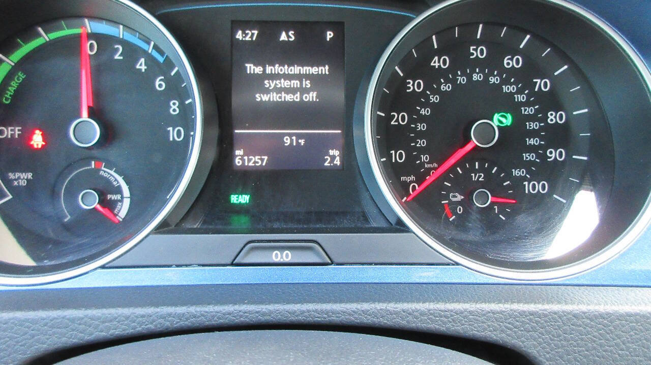 Used 2015 Volkswagen e-Golf SEL Premium FWD image 36