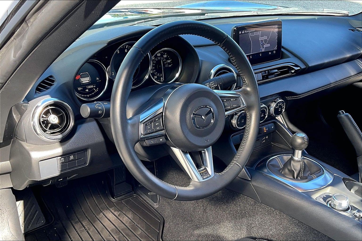Used 2021 MAZDA MX-5 Miata Grand Touring RWD image 12