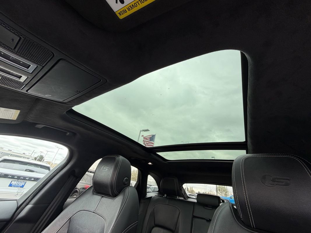 Used 2019 Jaguar F-PACE S image 36