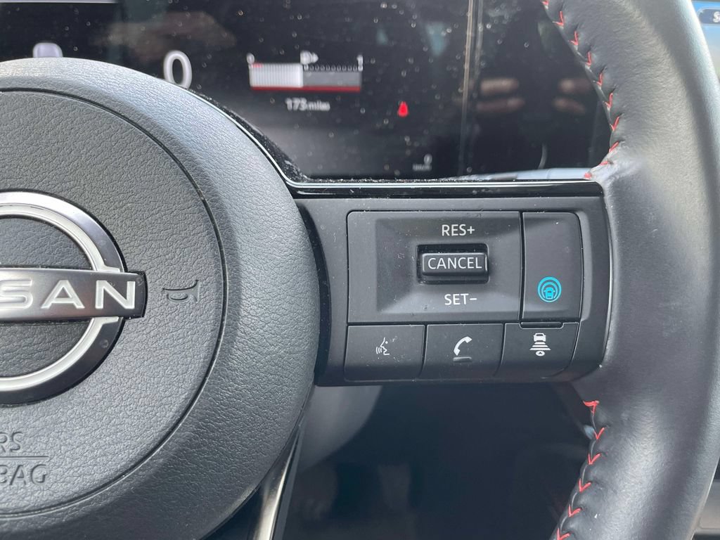 Used 2025 Nissan Kicks SR FWD image 21