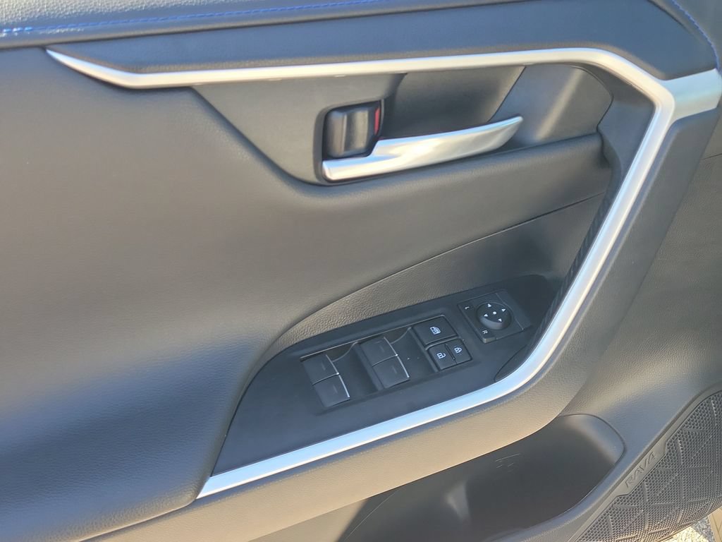 Certified 2022 Toyota RAV4 XSE AWD/4WD image 19