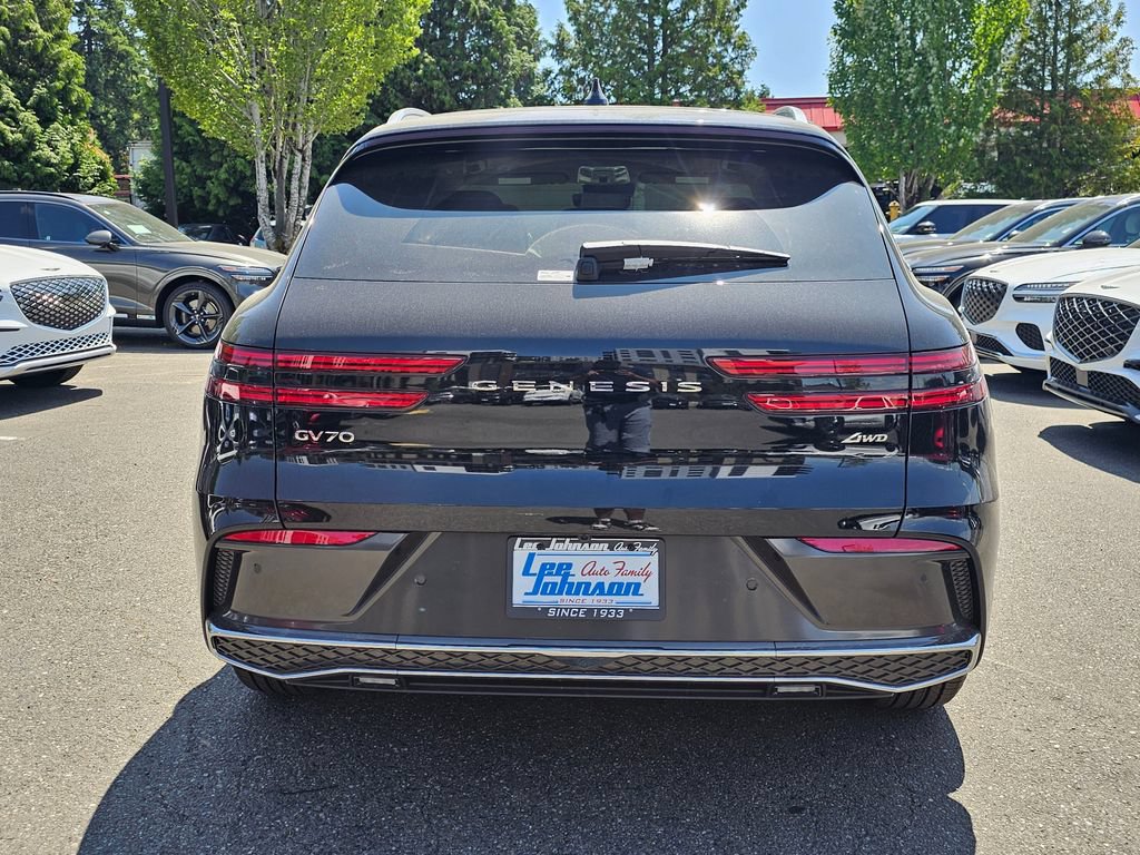 Certified 2026 Genesis GV70 2.5T Advanced AWD/4WD image 3