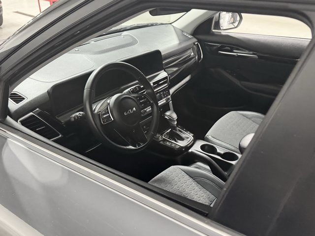 Used 2024 Kia Seltos S AWD/4WD image 13