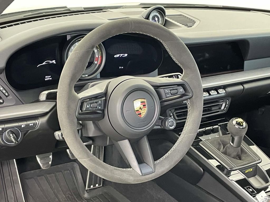 Certified 2022 Porsche 911 GT3 RWD image 4