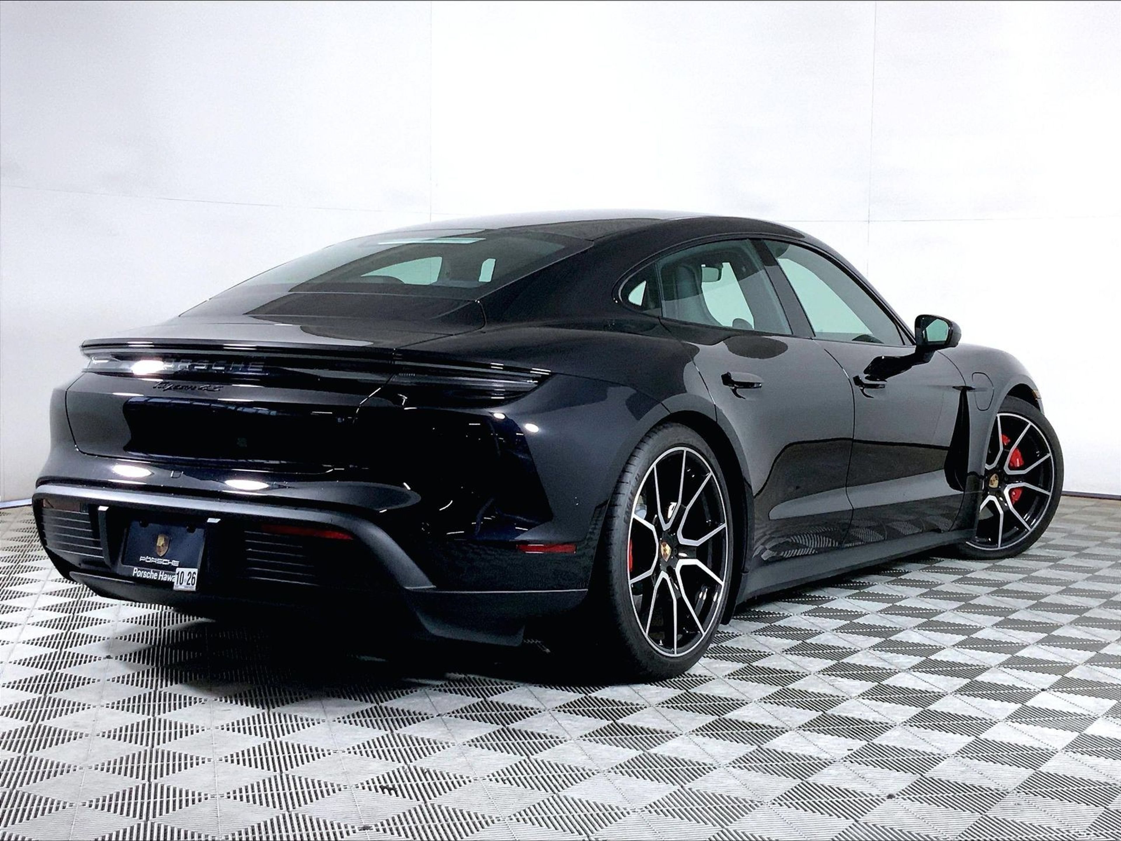 Used 2025 Porsche Taycan 4S AWD/4WD image 7