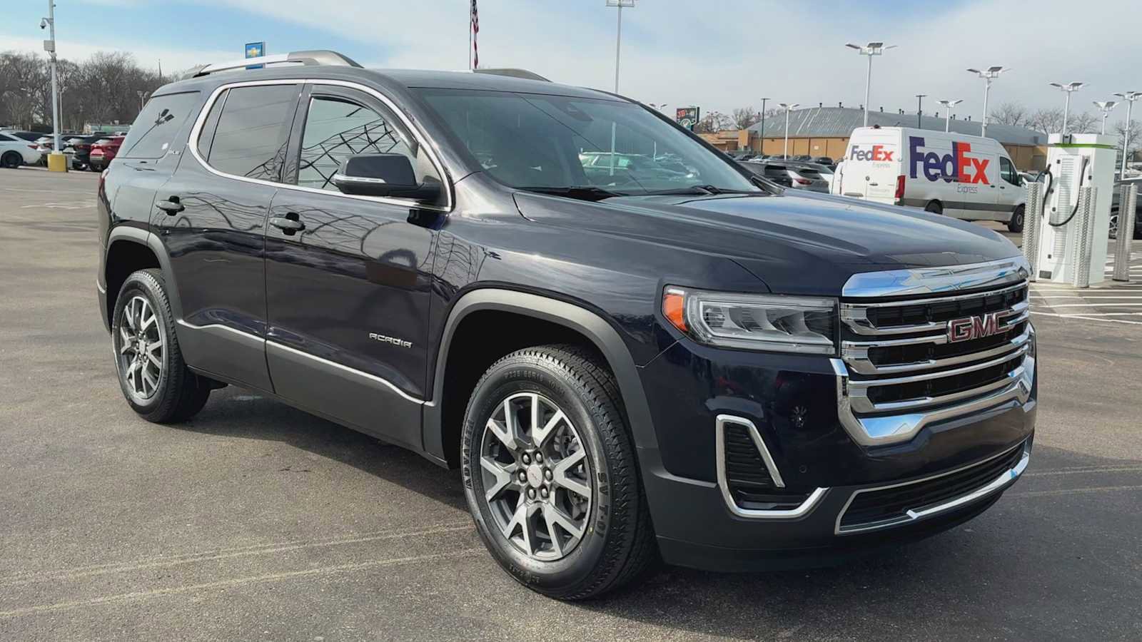 Certified 2022 GMC Acadia SLE w/ Driver Convenience Package image 8