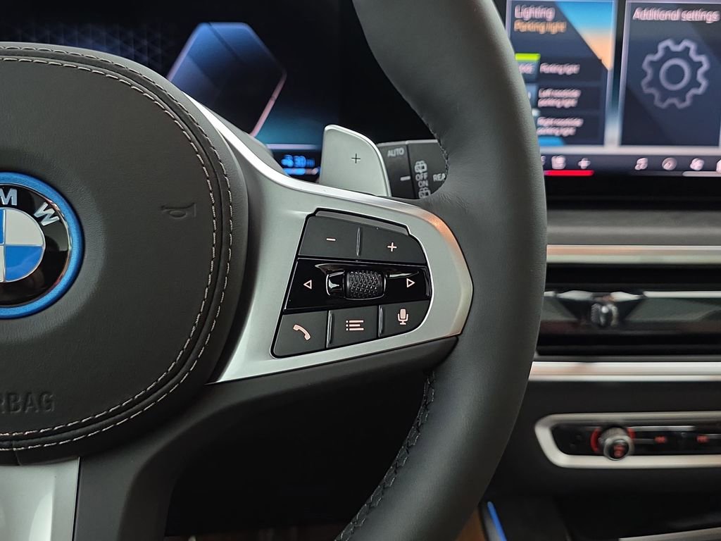 New 2026 BMW X5 xDrive50e w/ M Sport Package image 18