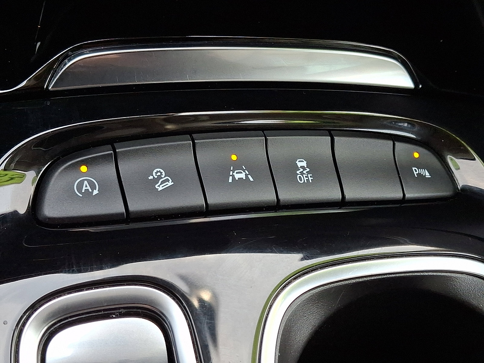 Certified 2023 Buick Envision Essence image 25