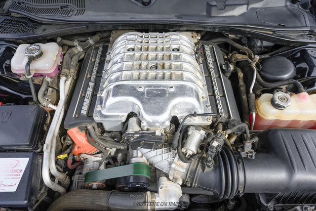 Used 2016 Dodge Challenger SRT Hellcat image 27