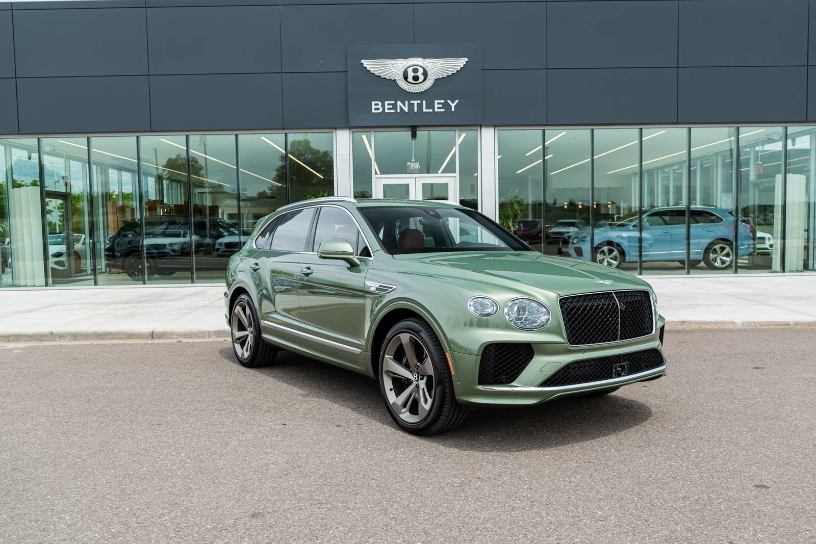 New 2026 Bentley Bentayga AWD/4WD image 17