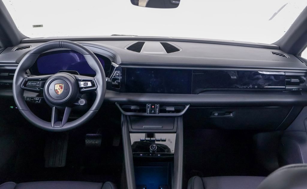 New 2026 Porsche Macan 4 Electric AWD/4WD image 13