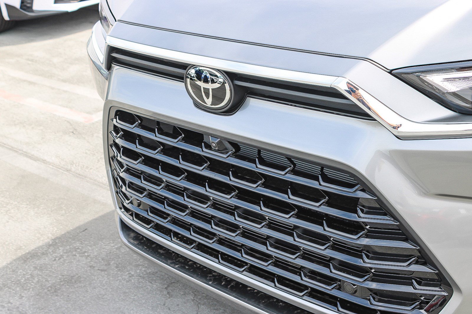New 2026 Toyota Grand Highlander AWD Hybrid image 6