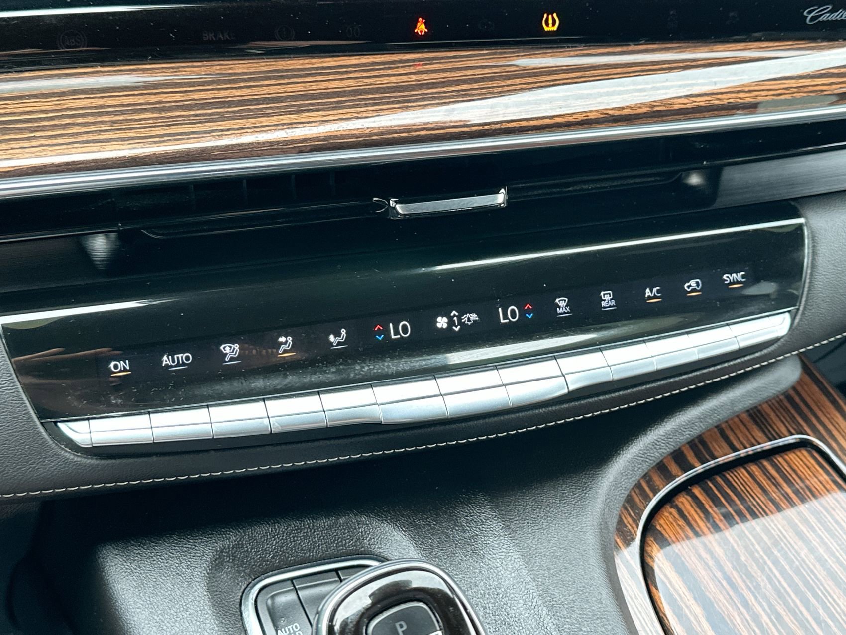 Used 2021 Cadillac Escalade ESV Premium Luxury w/ Driver Assist Tech Package AWD/4WD image 19