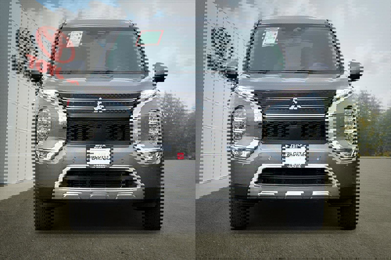 Used 2024 Mitsubishi Outlander SE image 8