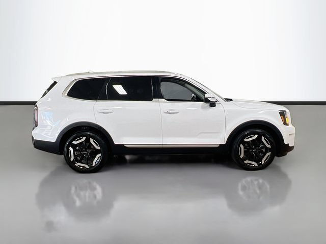 Certified 2024 Kia Telluride EX w/ EX Captain's Chair Package FWD image 8