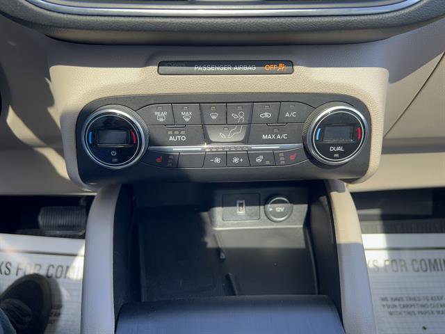 Used 2020 Ford Escape Titanium w/ Titanium Premium Package 2.0 AWD/4WD image 21