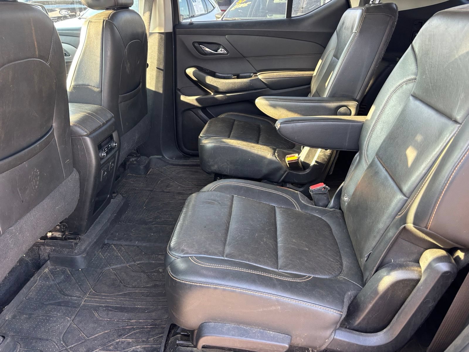 Used 2019 Chevrolet Traverse LT w/ LT Premium Package FWD image 11