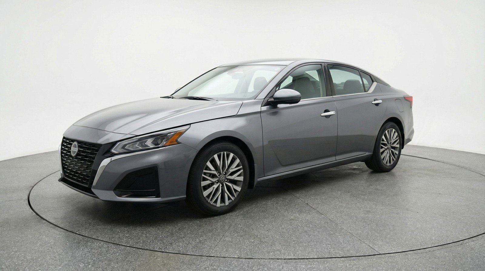 Used 2025 Nissan Altima 2.5 SV image 3