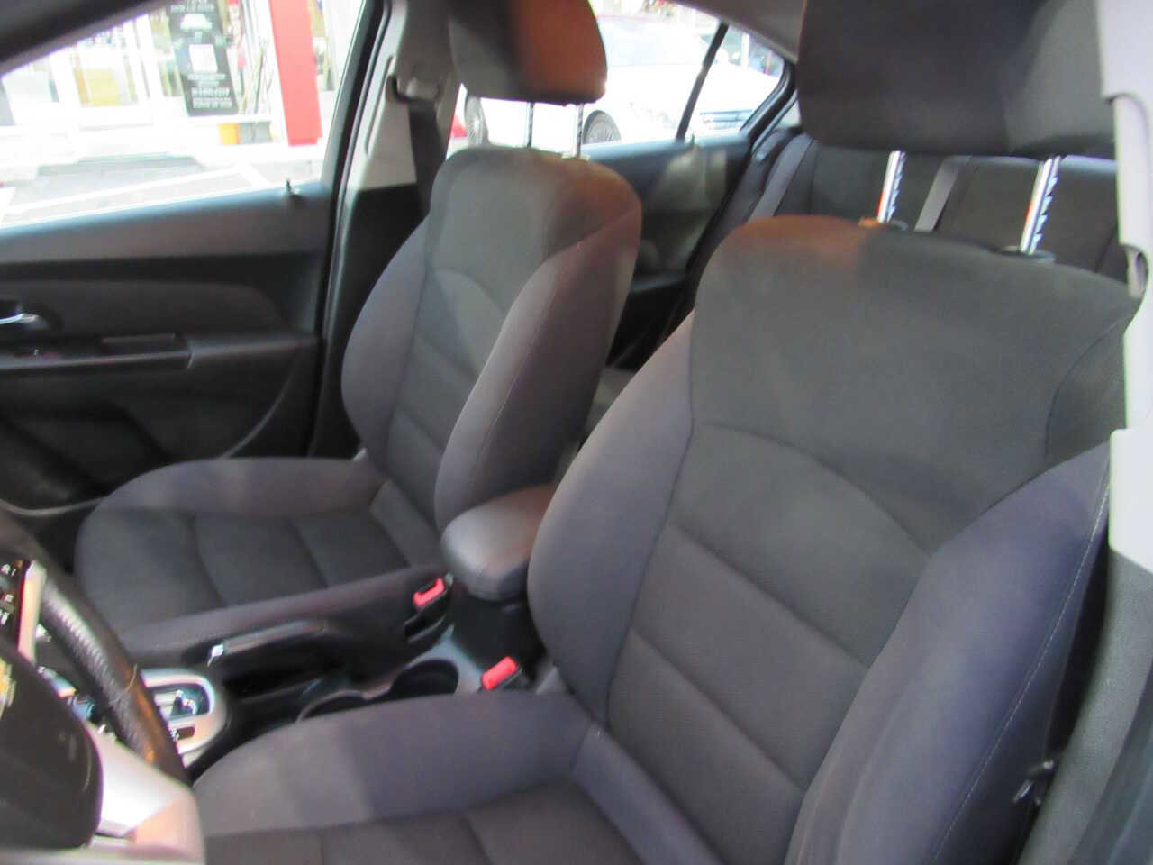 Used 2014 Chevrolet Cruze LT image 10