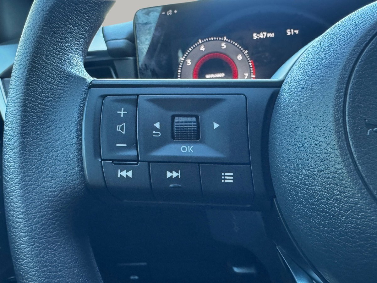 Used 2025 Nissan Kicks S AWD/4WD image 23
