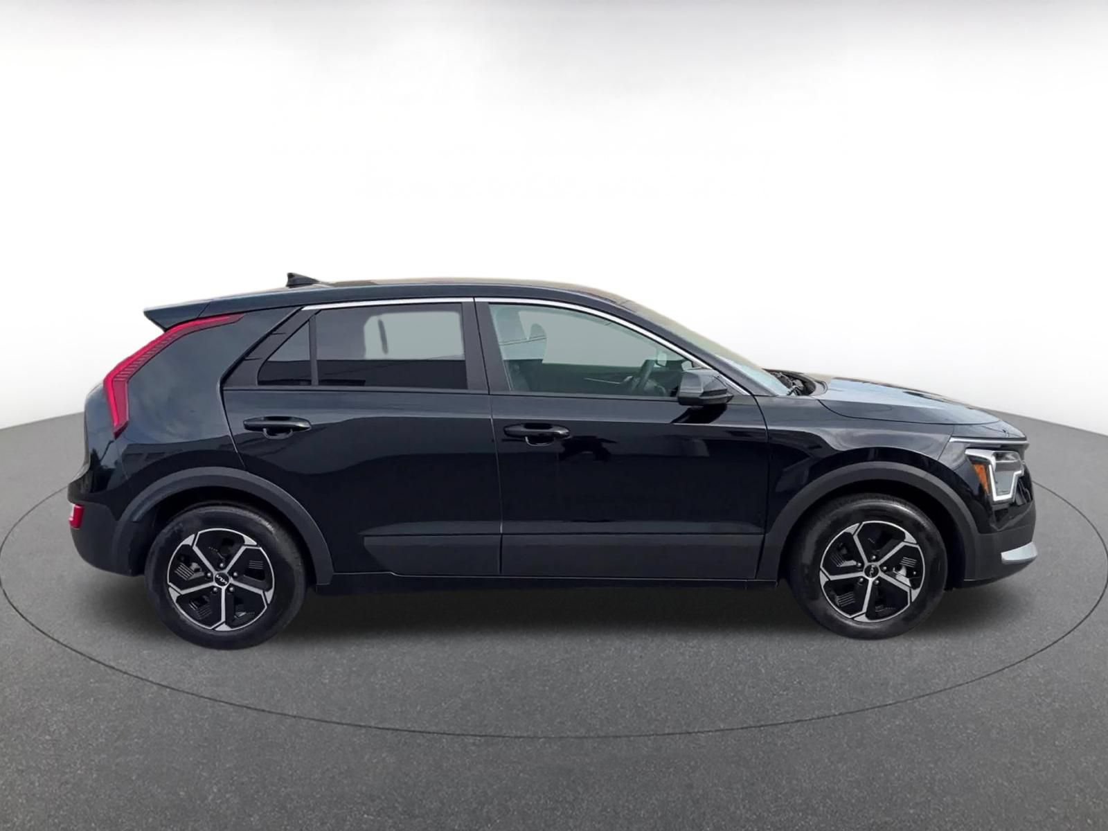 Used 2026 Kia Niro LX FWD image 16