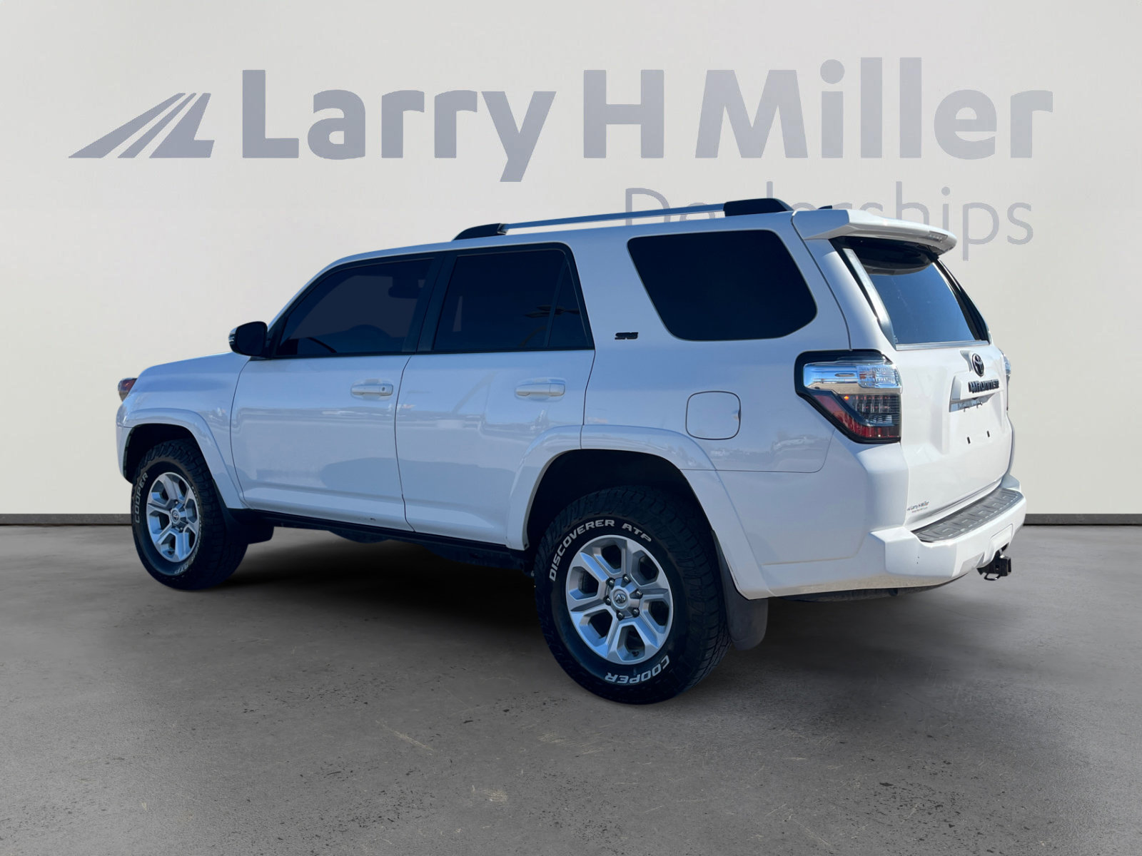 Used 2019 Toyota 4Runner SR5 Premium image 3