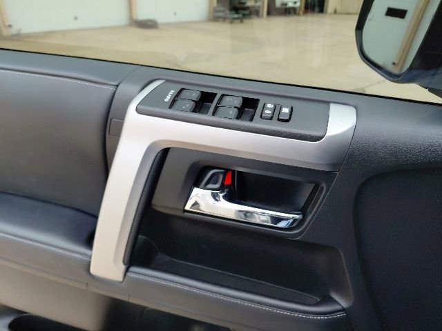 Used 2023 Toyota 4Runner SR5 Premium w/ Moonroof Package AWD/4WD image 15