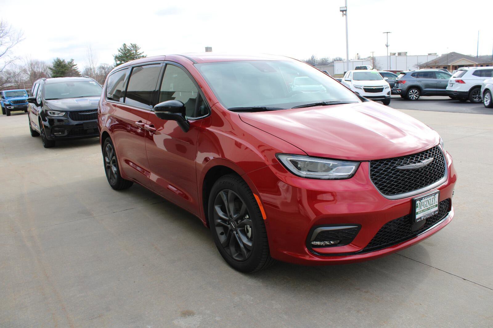 New 2026 Chrysler Pacifica Select image 5