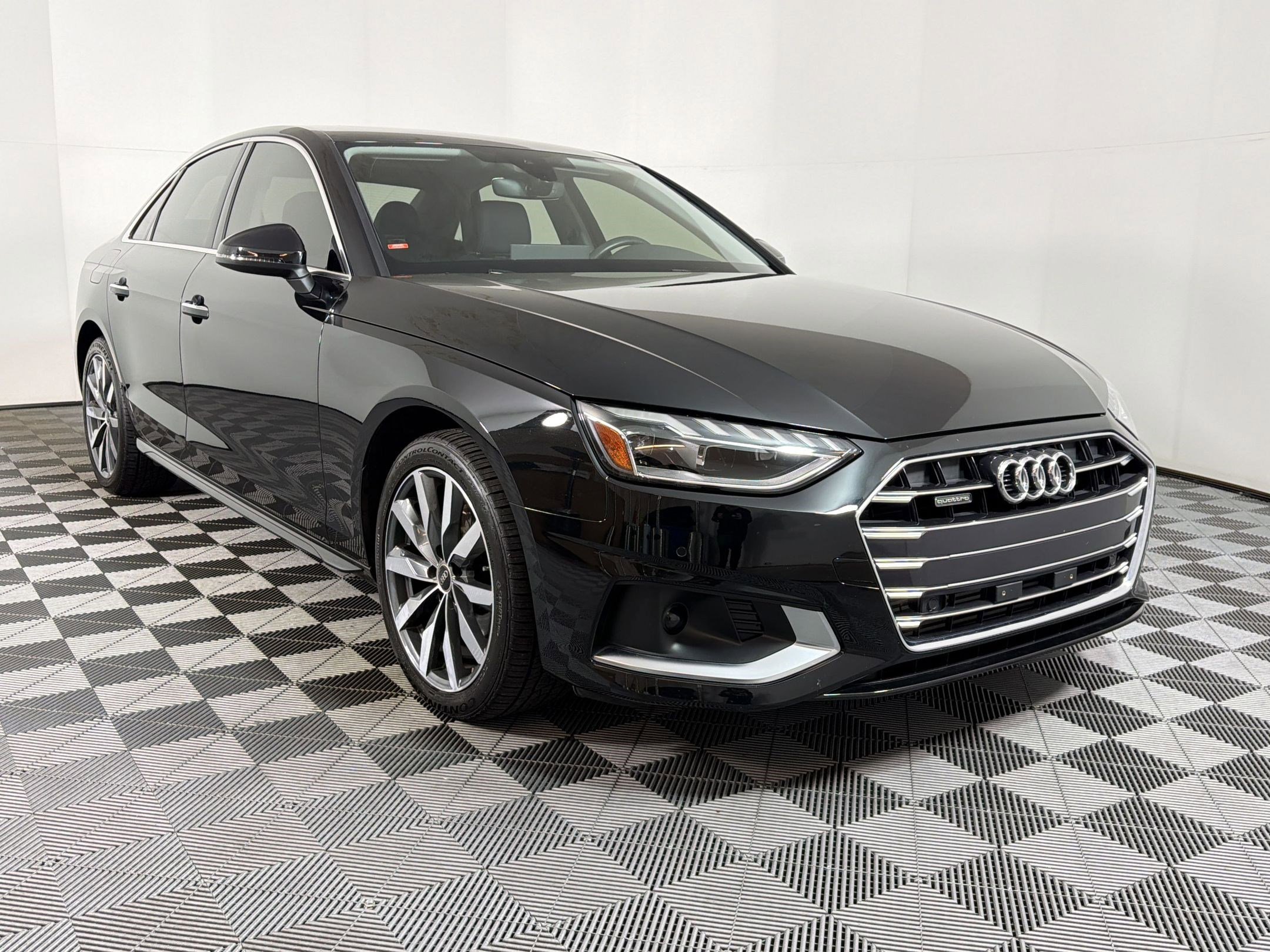 Used 2023 Audi A4 2.0T Premium w/ Convenience Package image 7