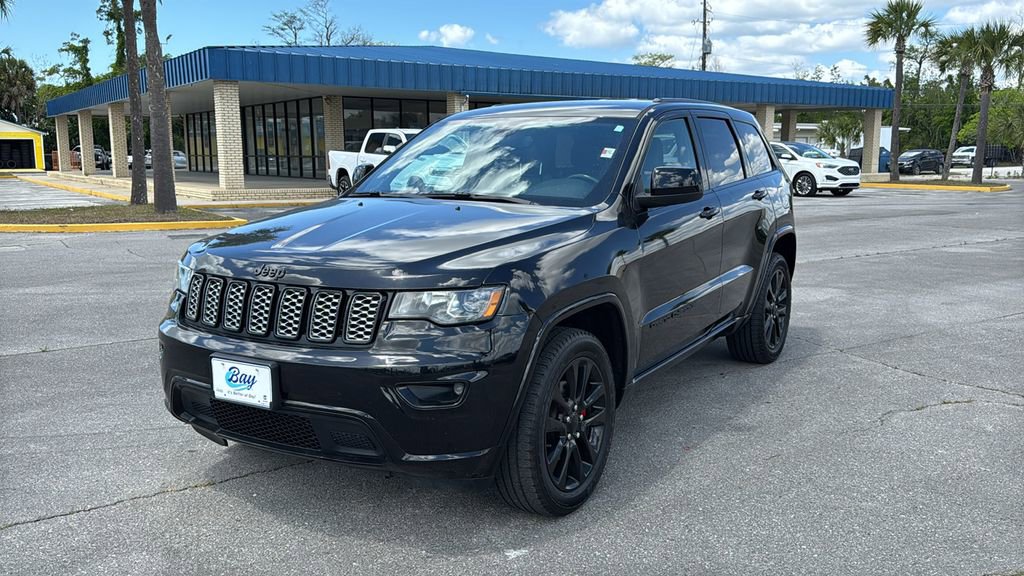 Used 2020 Jeep Grand Cherokee Altitude image 2