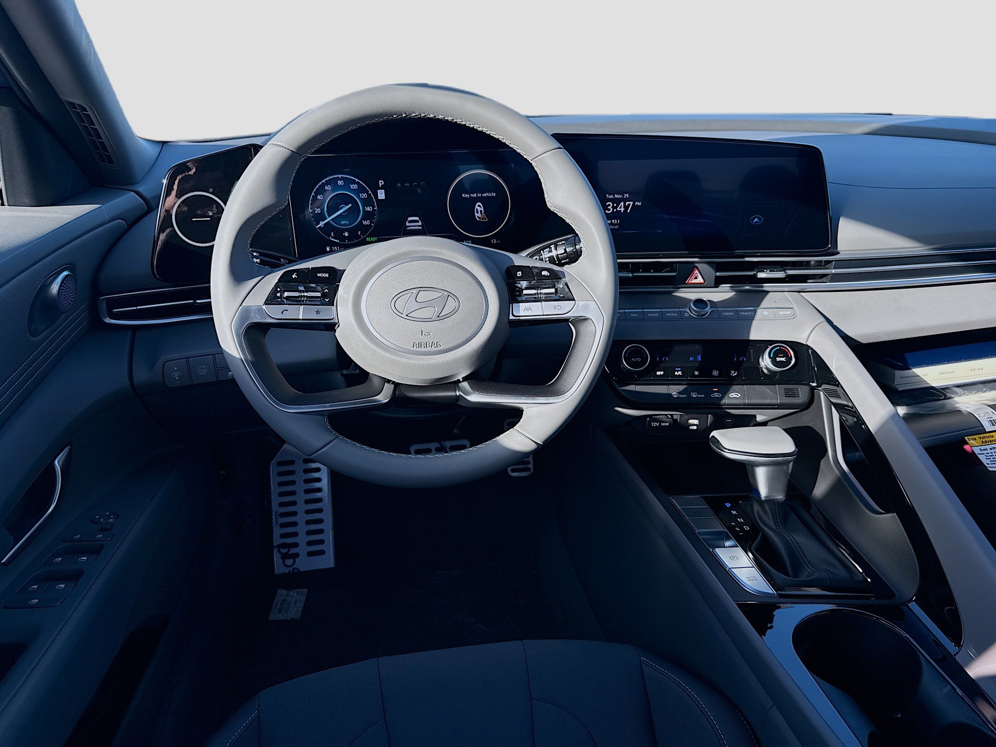 New 2025 Hyundai Elantra SEL image 15