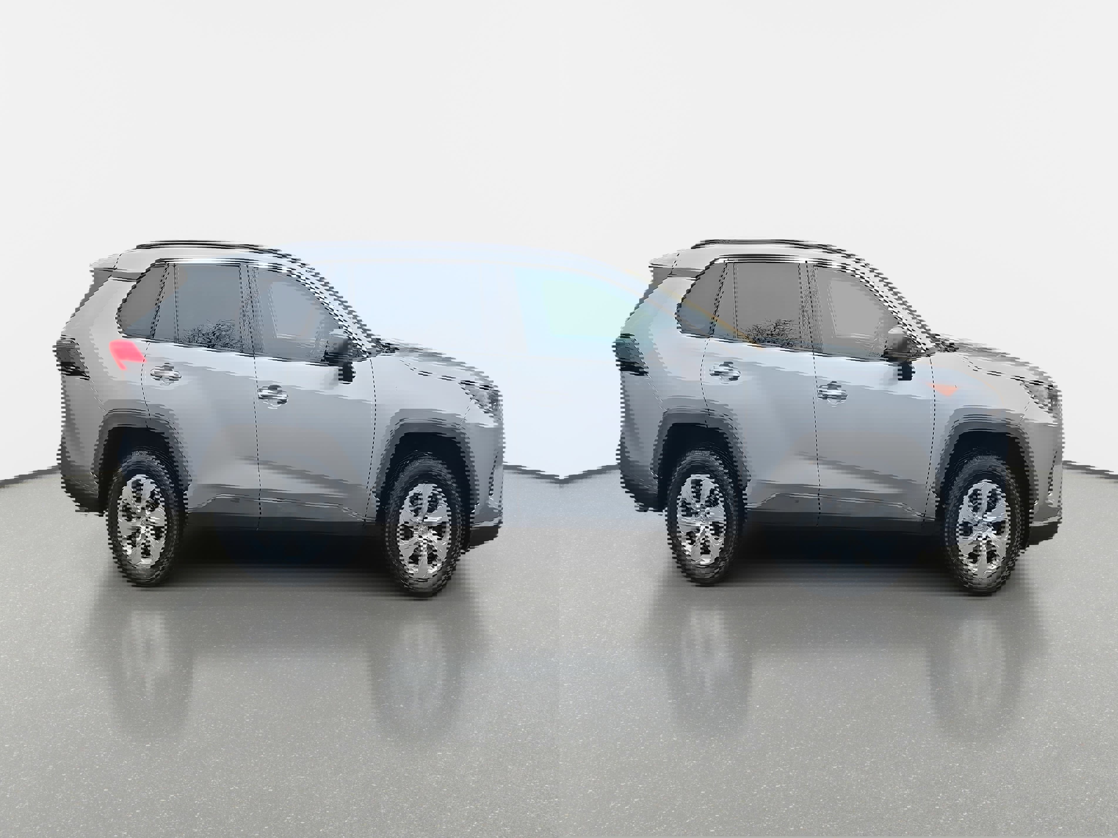 Used 2019 Toyota RAV4 LE image 2