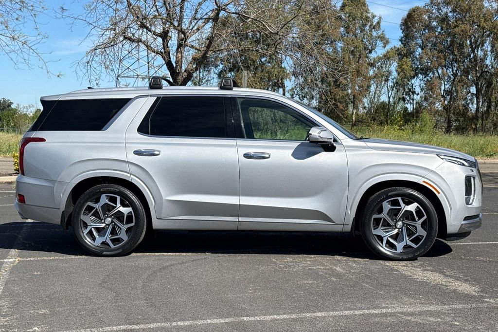 Used 2022 Hyundai Palisade Calligraphy w/ Winter Package image 3