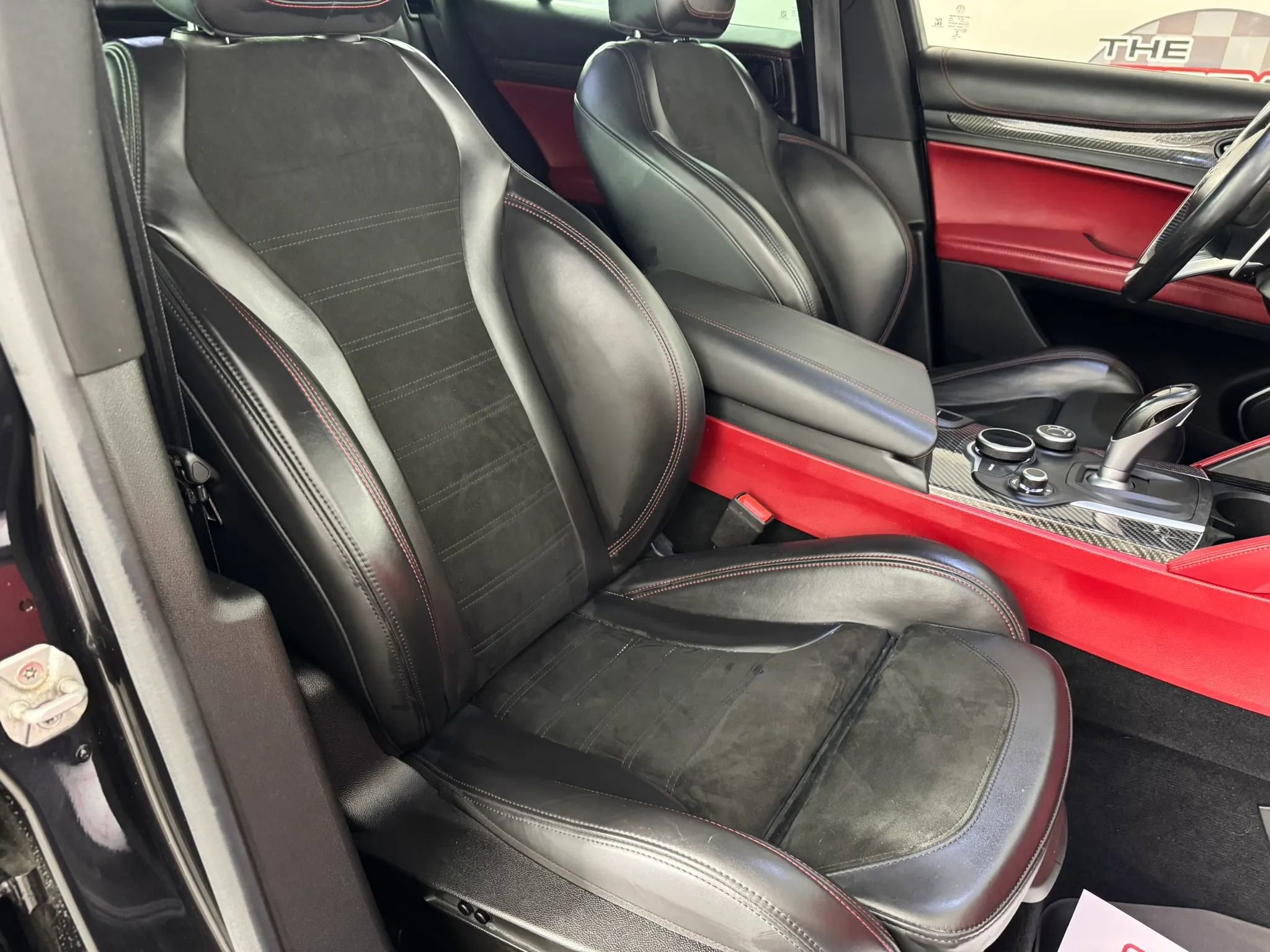 Used 2018 Alfa Romeo Stelvio Quadrifoglio w/ Driver Assist Dynamic Package AWD/4WD image 35