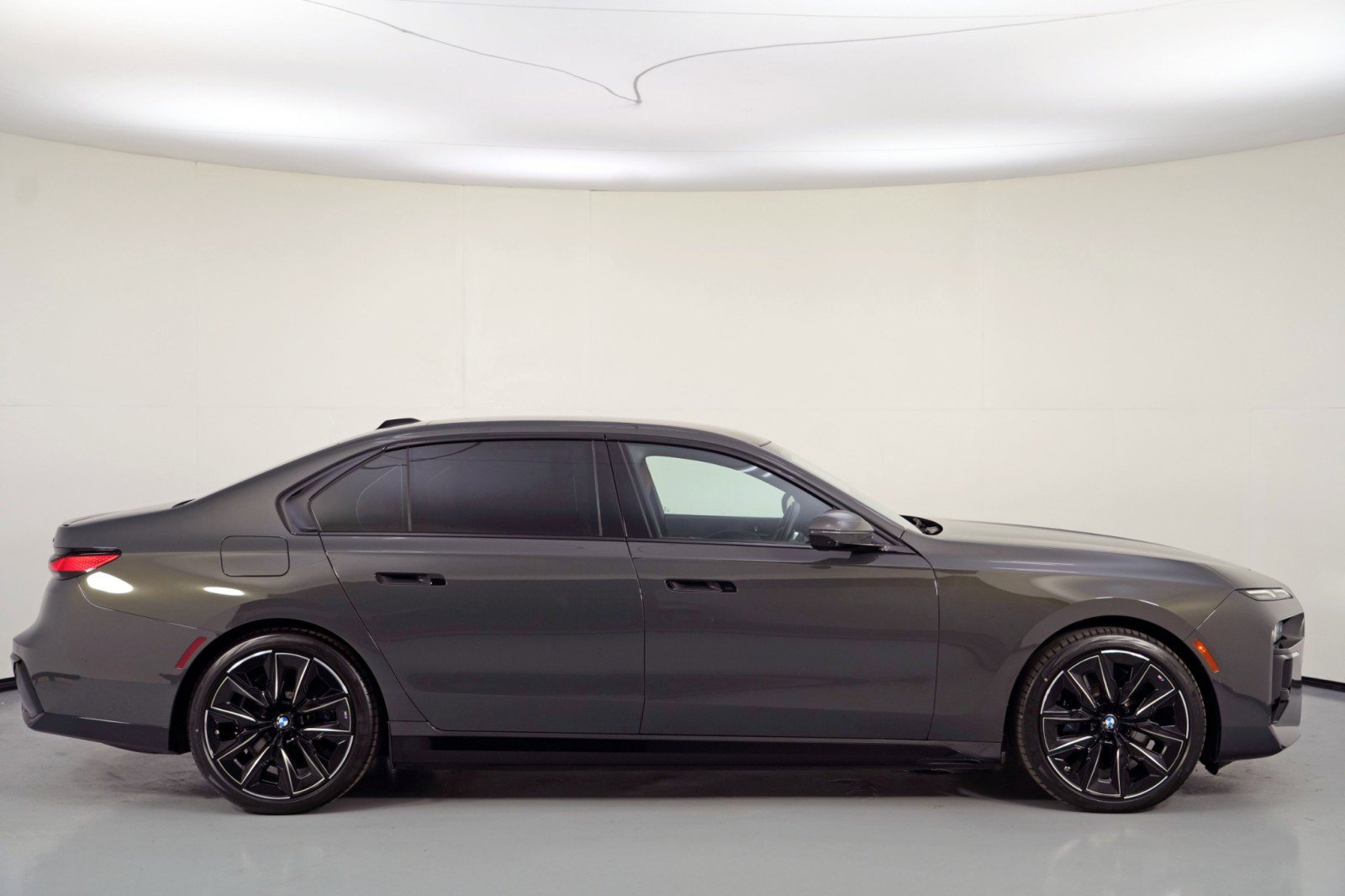 Used 2023 BMW i7 xDrive60 image 64