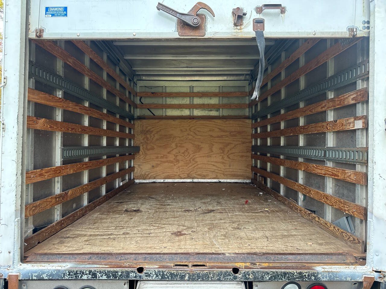 Used 2017 Chevrolet Express 3500 RWD image 6
