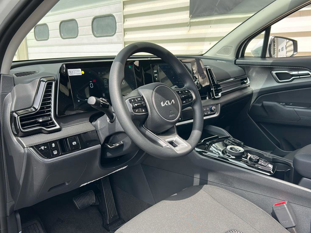 New 2025 Kia Sportage LX image 10