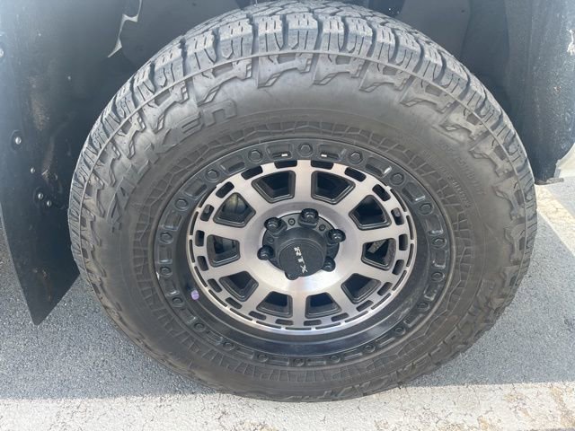 Used 2024 Toyota Tacoma TRD Sport w/ TRD Sport Upgrade Package AWD/4WD image 3