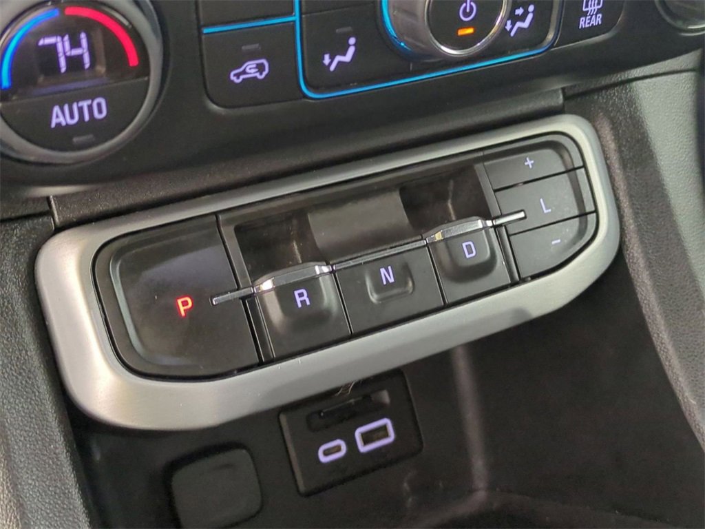 Certified 2023 GMC Acadia SLE w/ Driver Convenience Package image 16